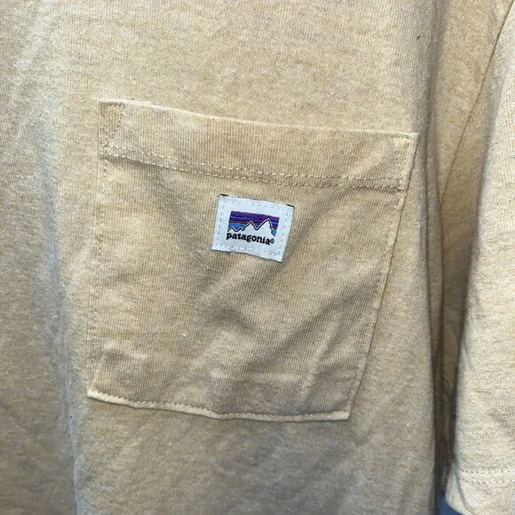 Patagonia Men’s Slim Fit Pocket Tee‎ Beige Organic Cotton Recycled Polyester-M - Picture 4 of 8